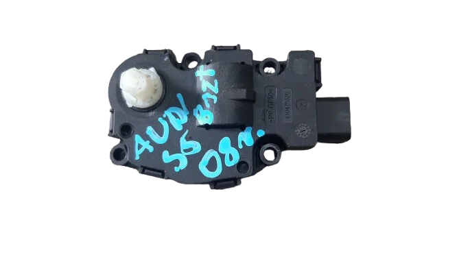 Niska cena AUDI RS5 A5 08R SILNICZEK NAGRZEWNICY K9749004 EFB330