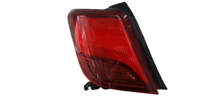 Cena promocyjna TOYOTA YARIS III LIFT 16R 5D LAMPA LEWY TYŁ