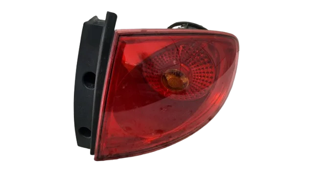 Wyprzedaż SEAT ALTEA 06R LAMPA PRAWY TYŁ 5P0945096E