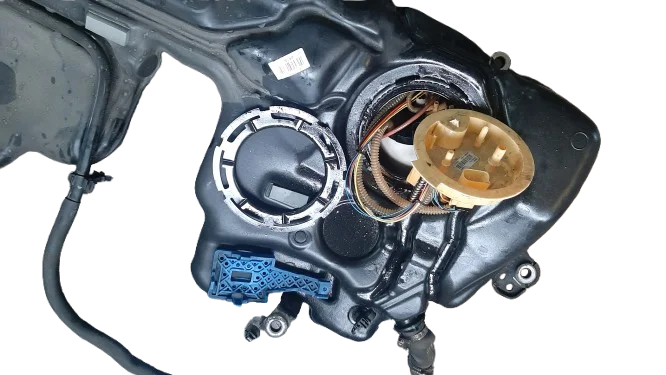 Oferta czasowa VOLVO V60 II 18R- 2.0 D4 POMPA PALIWA 31355908