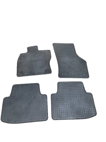 Cena promocyjna VW PASSAT B8 14R- DYWANIKI GUMOWE NOWE