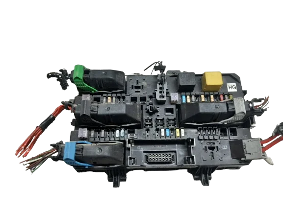 Szybka wysyłka OPEL ZAFIRA B 1.9 SKRZYNKA BEZPIECZNIKÓW 13206759